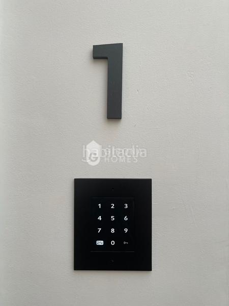 Foto a34461ff-f04e-4881-be67-007bc1ec1ab5. Location attique dans Eixample Nord Girona