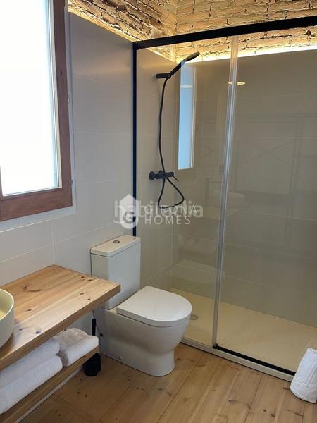 Foto b87f083b-feae-4645-a4fb-f7a8cf367fe6. Location attique dans Eixample Nord Girona