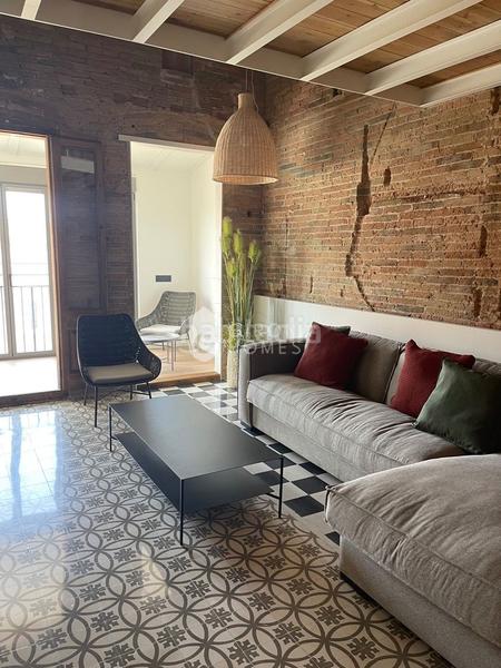 Foto eb520c37-24d6-4159-91ac-2ac1e8e4d207. Location attique dans Eixample Nord Girona