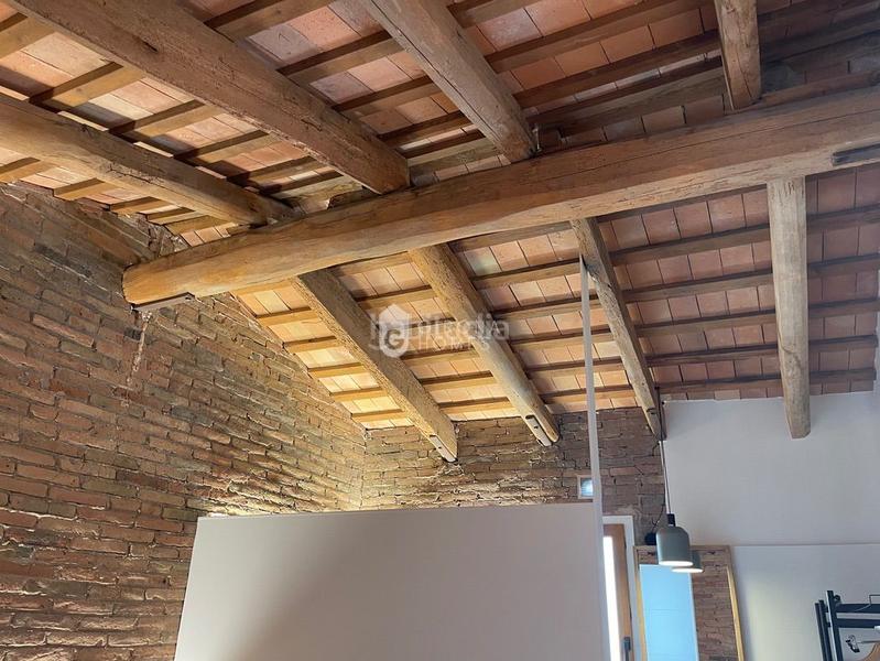 Foto f3b510d4-4d33-4c9b-af6b-9e9b538b0e9d. Location attique dans Eixample Nord Girona