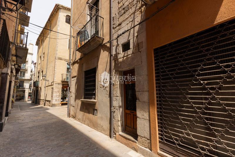 Foto 0f85ddc7-a6ab-4a9d-9e6f-84daa3de3f77. Attico in Centre-Barri Vell Girona