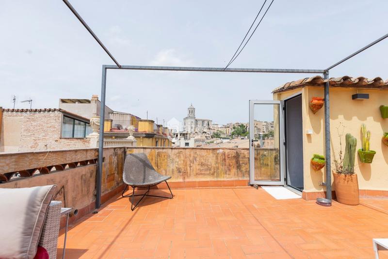 Foto 1564cc77-c19e-4d28-94d3-c8050f77a520. Attico in Centre-Barri Vell Girona