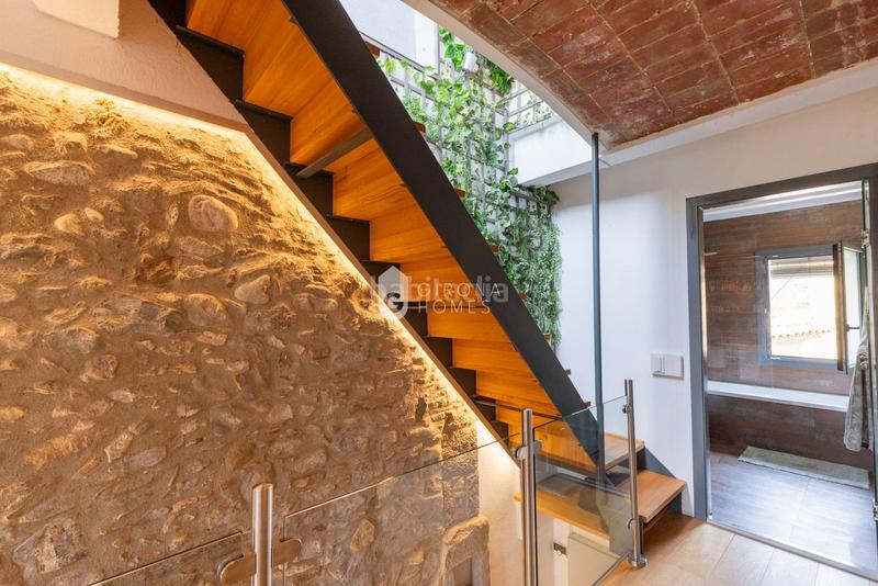 Foto 34277e0f-2830-482c-b2f2-b70825dcc562. Attico in Centre-Barri Vell Girona