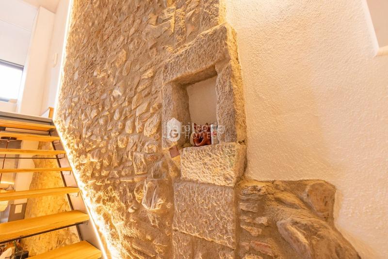 Foto 4f3d2ee8-9238-4b53-a06d-f5bc6ed7c001. Attico in Centre-Barri Vell Girona