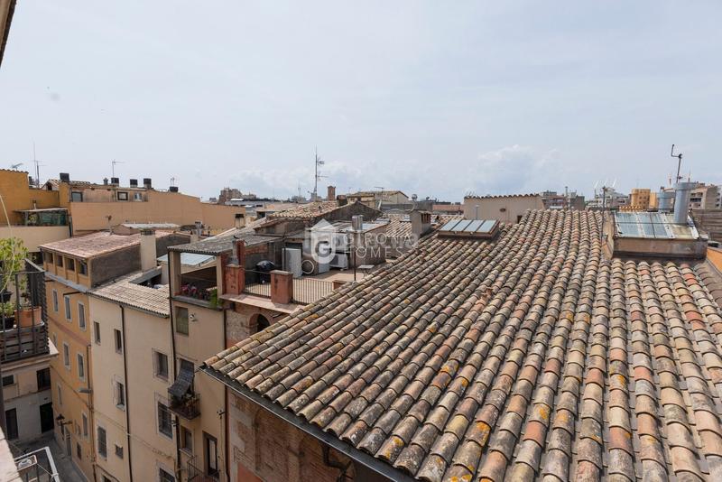 Foto b9b93b0e-fc7b-4980-a9fa-4c23c148be3e. Attico in Centre-Barri Vell Girona