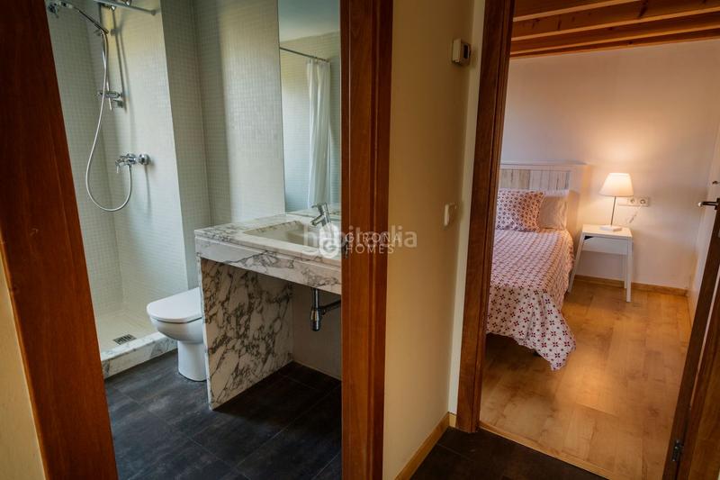 Foto b0ae89bf-bd69-415b-bfbc-33f609cba906. Alquiler casa  muy luminosa con vistas en Centre-Barri Vell Girona