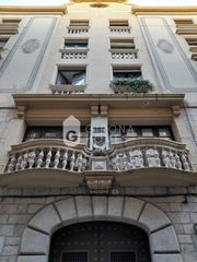 Miete Appartement in Centre-Barri Vell. Encanto histórico y confort moderno en la calle de la força