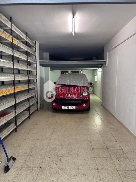 Foto 17f7092a-5a19-4b84-9623-59266854ed01. Parking voiture dans Sant Narcis Girona