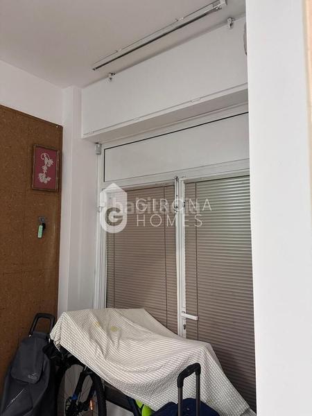 Foto 7c3d8b5f-37eb-4ca9-9396-2a578607a6c5. Parking voiture dans Sant Narcis Girona