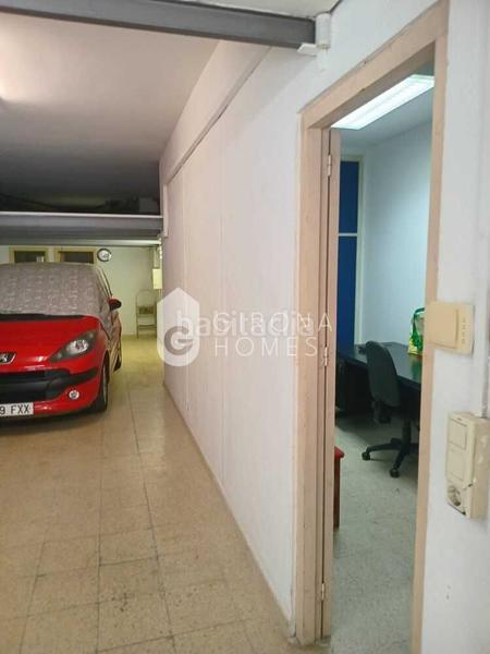 Foto a11301fc-9440-477a-947d-b703e73232d7. Parking voiture dans Sant Narcis Girona