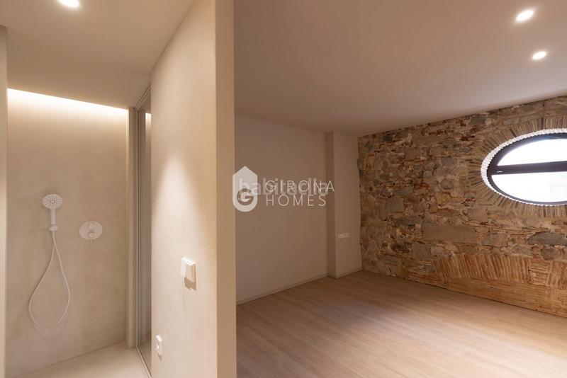 Foto 15fc0524-308d-4dfc-b264-20db8340e687. Dúplex a Centre-Barri Vell Girona