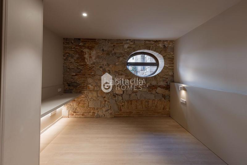 Foto 8de2f6b4-711f-4d7b-9aac-36203b6196d0. Dúplex a Centre-Barri Vell Girona