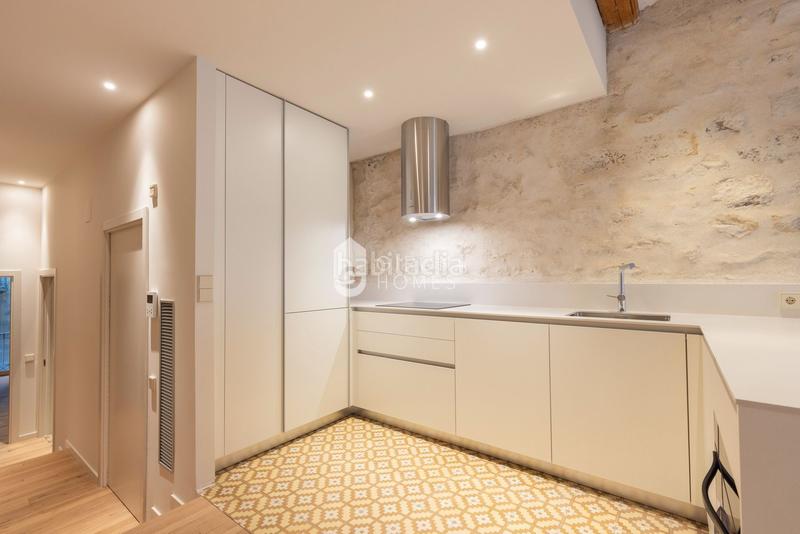 Foto 4f8e8bcb-51b2-458e-8b73-b0fbf5e00aee. Location appartement avec chauffage dans Centre-Barri Vell Girona