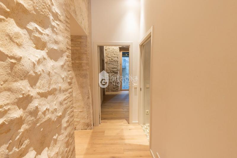 Foto 2bfe2534-7cf4-4c95-9278-9f6b9331e861. Rent flat with heating in Centre-Barri Vell Girona