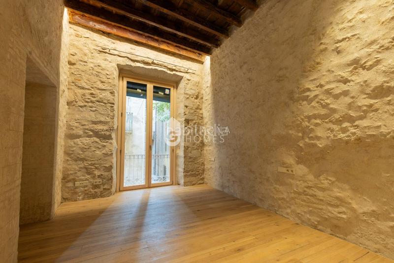 Foto 34be25c9-841b-44b1-8ebc-91c6544130ef. Rent flat with heating in Centre-Barri Vell Girona