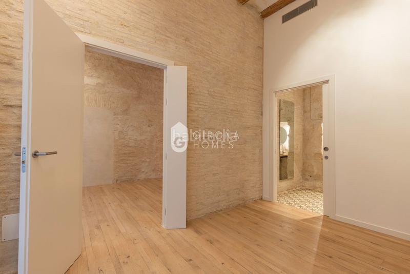 Foto 41e13476-e769-4c17-94a9-1baf6de04bcd. Rent flat with heating in Centre-Barri Vell Girona