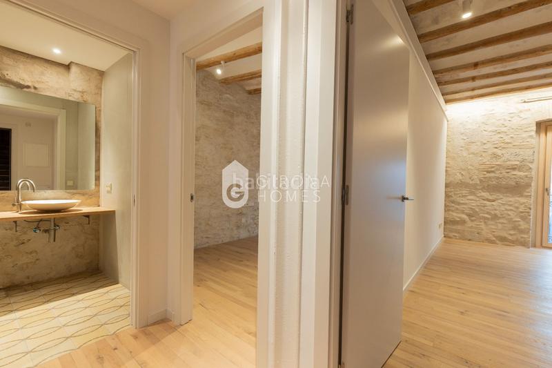 Foto d7ef9324-e5c6-407a-9f45-d2c25fba3264. Lloguer àtic amb calefacció a Centre-Barri Vell Girona