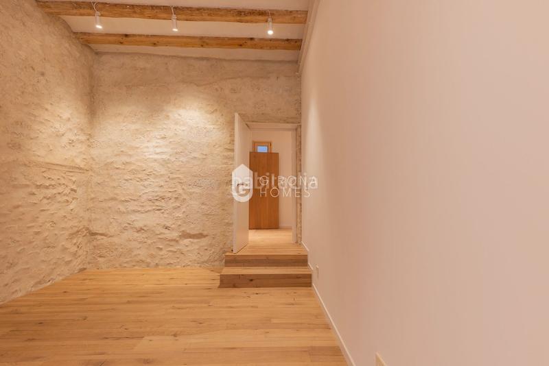 Foto ae2de645-ac56-4ddb-9593-1812e1604760. Affitto attico con riscaldamento in Centre-Barri Vell Girona