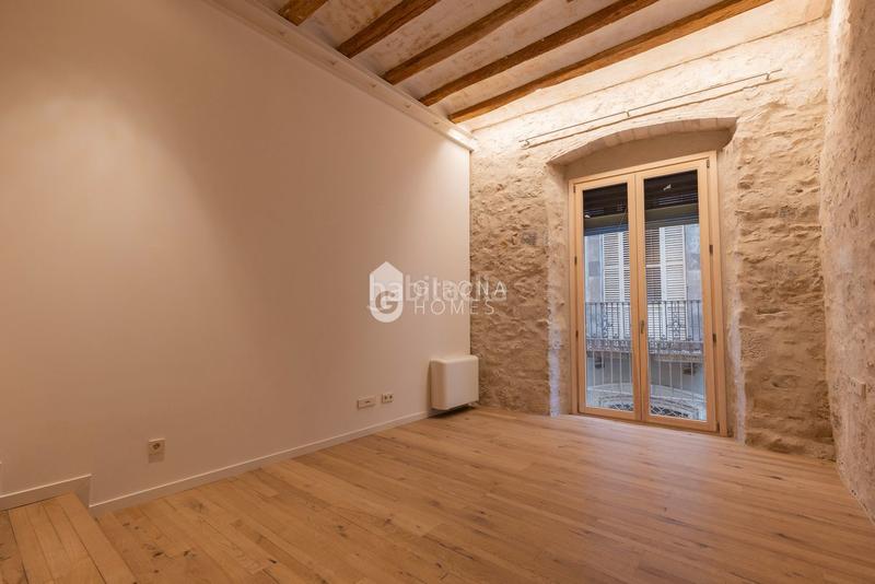 Foto 3ee0c39c-33a8-4aa7-abe2-a66e87644573. Miete dachwohnung mit heizung in Centre-Barri Vell Girona