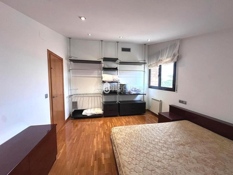 Foto 8d415c94-2aec-48f3-b53a-6e22f0c98404. Rent house in Montilivi Girona