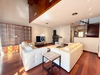 Lloguer Casa a Centre-Barri Vell. Amplio triplex con garaje en el corazón del barri vell de girona