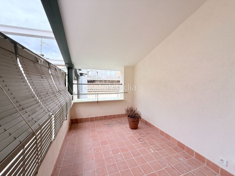 Foto c5a1ddd4-74e7-45e7-8d55-35ec8a1f450c. Lloguer àtic amb calefacció a Centre-Barri Vell Girona