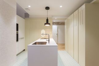 Rent Apartment in Centre-Barri Vell. Exclusivo piso en alquiler en el corazón de girona  plaça del vi
