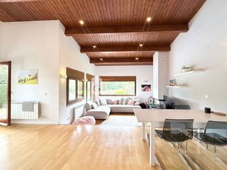 Maison à Sant Julià de Ramis. Exclusiva vivienda con piscina y total privacidad en el golf de