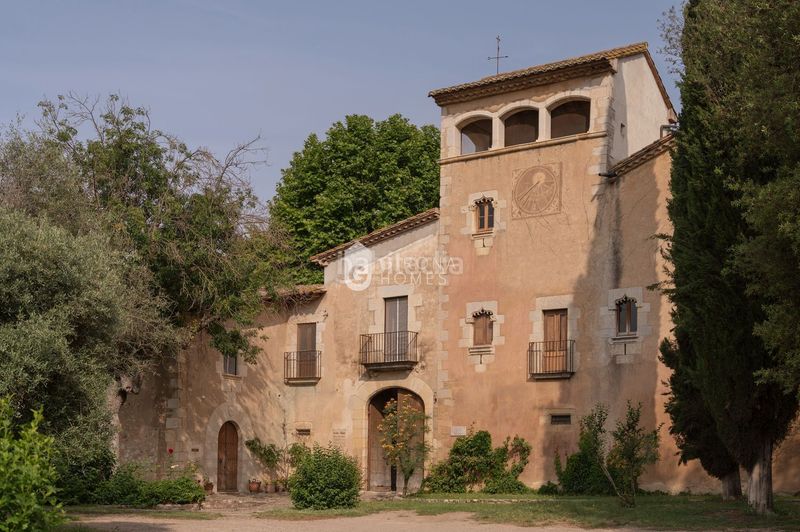 Foto f9950c6f-82ba-4b70-8d2c-de4c77017283. Xalet amb piscina a Cervià de Ter