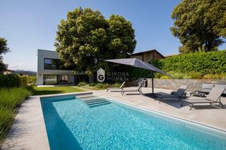 Haus in Sant Julià de Ramis. Casa familiar contemporánea con vistas panorámicas en sant julià