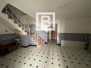 Casa  Calle parras. Jamila