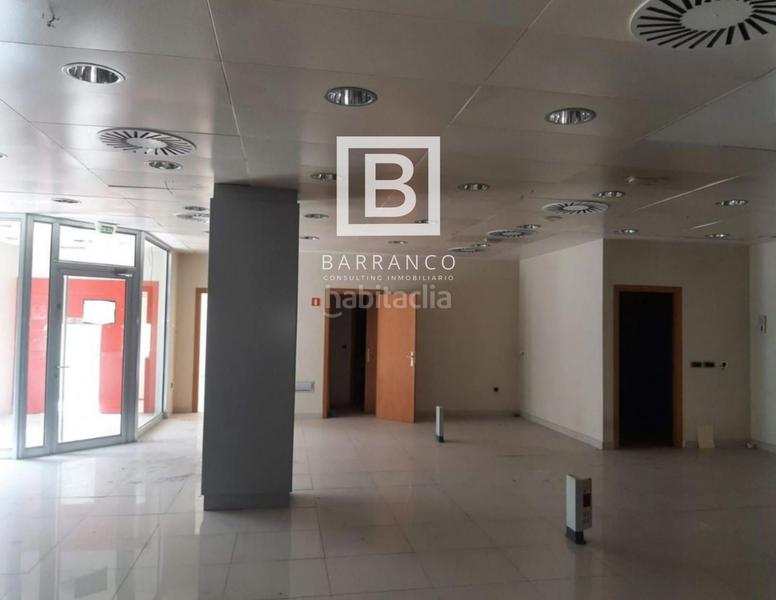 Foto b19c8275-7731-48c2-8332-3a32f7b0a007. Local comercial local en Centro Estepona