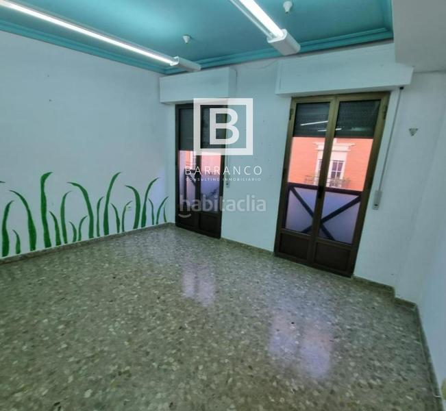 Foto b1ef18d4-e9b7-4954-9aaa-7e578340f583. Bureau dans Centro ciudad Linares