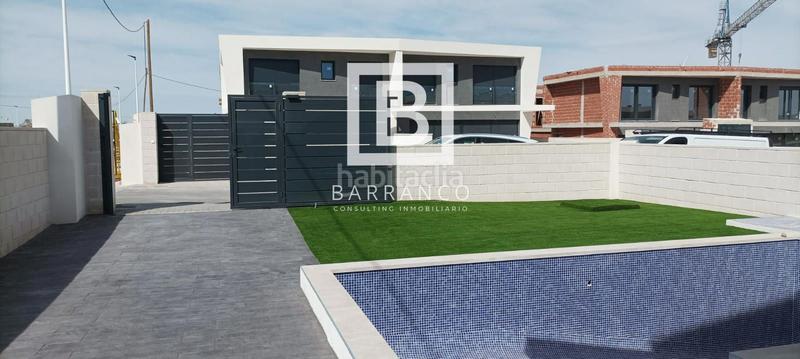 Foto 1d762f51-aa93-423e-81f0-f601207c4028. Xalet amb aparcament piscina a Monte y Mar Santa Pola