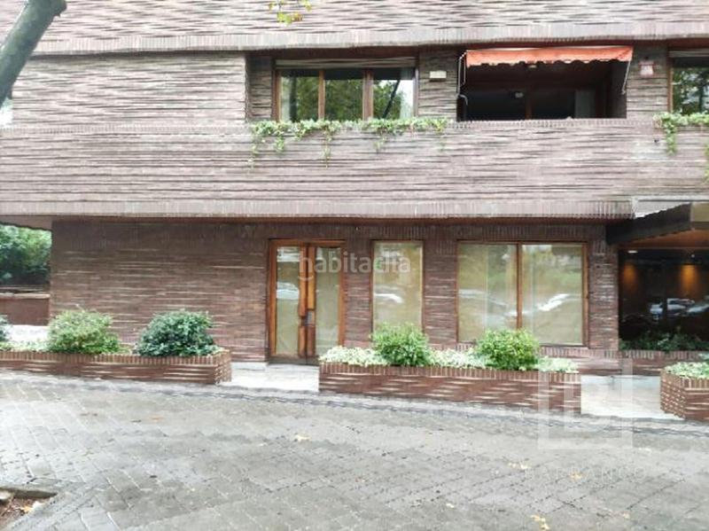 Foto f829a0d8-0871-41f3-8cc9-7ef5e8c29aa8. Local comercial a Hispanoamérica-Bernabéu Madrid