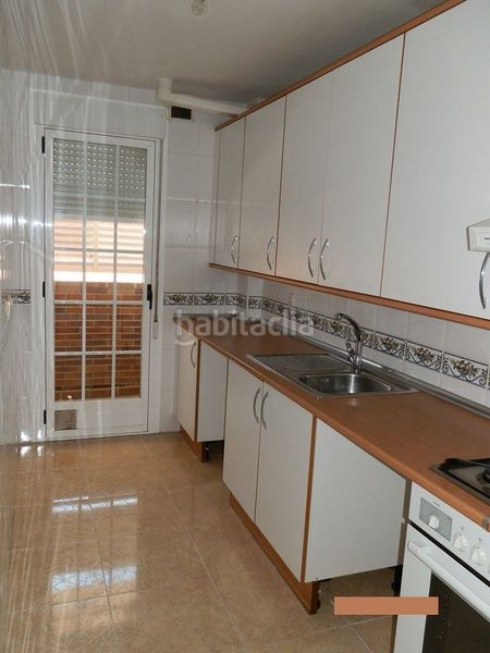 Foto 02a1fbbd-c84b-4916-9bc8-c4769093a21e. Rent flat in calle comercio 12 in Casa Amarilla Galapagar