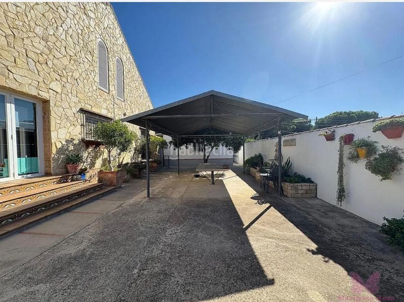 Foto 296bdc0a-cf39-4b01-a334-c65258702452. Xalet amb calefacció aparcament piscina a Las Lagunas - Campano Chiclana de la Frontera