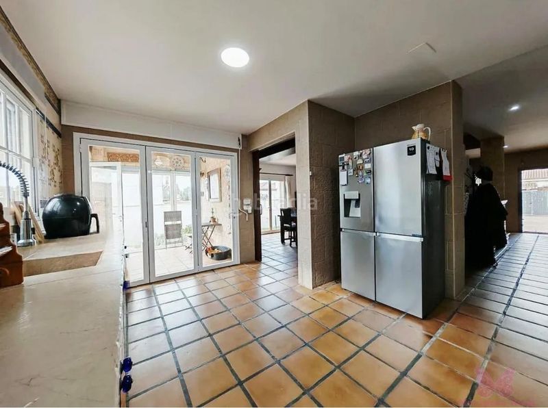 Foto 77ad1dab-05df-4b5b-b0e1-58b7421867c1. Xalet amb calefacció aparcament piscina a Las Lagunas - Campano Chiclana de la Frontera