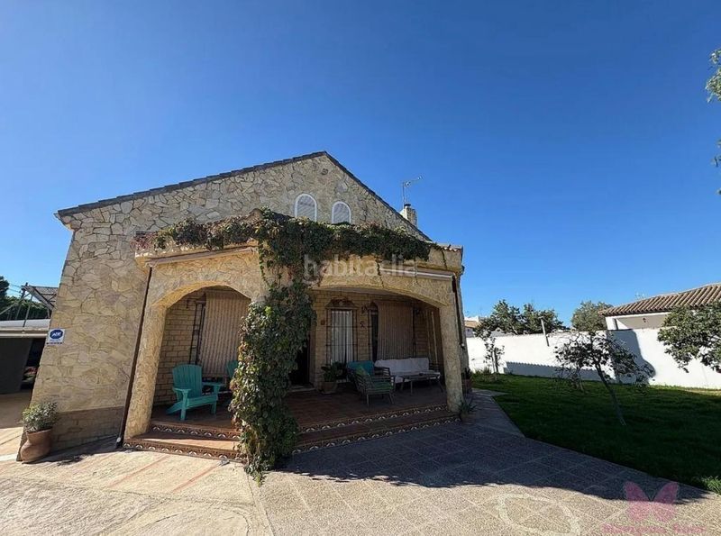 Foto 9ee481aa-c014-421a-b3d5-f934709d982b. Xalet amb calefacció aparcament piscina a Las Lagunas - Campano Chiclana de la Frontera