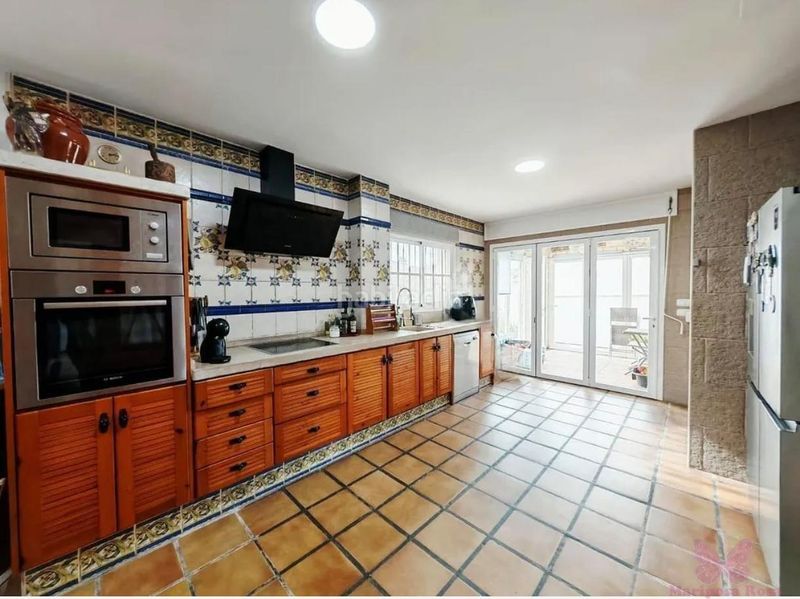 Foto b93401e1-0775-4511-b7a5-3c765a3b5a71. Xalet amb calefacció aparcament piscina a Las Lagunas - Campano Chiclana de la Frontera