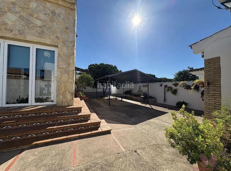 Foto db0684cc-64e3-428d-8519-387a882f81d8. Xalet amb calefacció aparcament piscina a Las Lagunas - Campano Chiclana de la Frontera