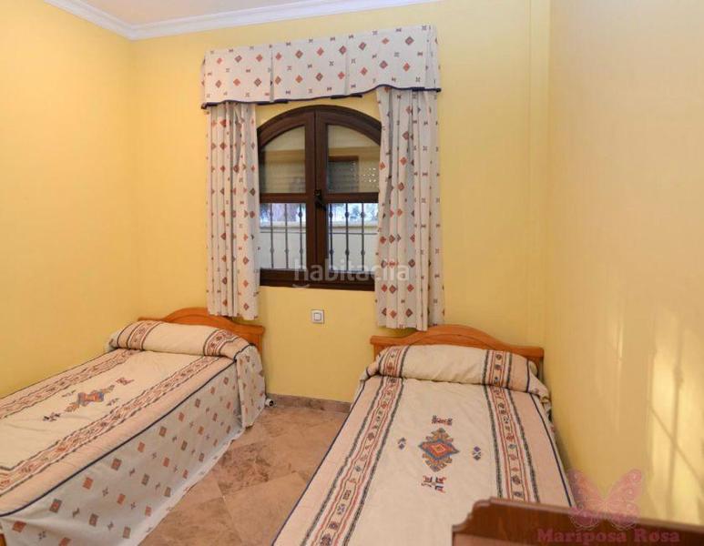 Foto a2ef1374-a047-4381-8e71-74633c067467. Chalet with parking pool in La Barrosa Chiclana de la Frontera