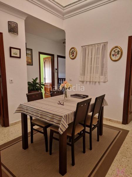 Foto 4440a65d-c4f0-49dc-9184-ed460e507fbd. House with parking in Núcleo urbano Chiclana de la Frontera