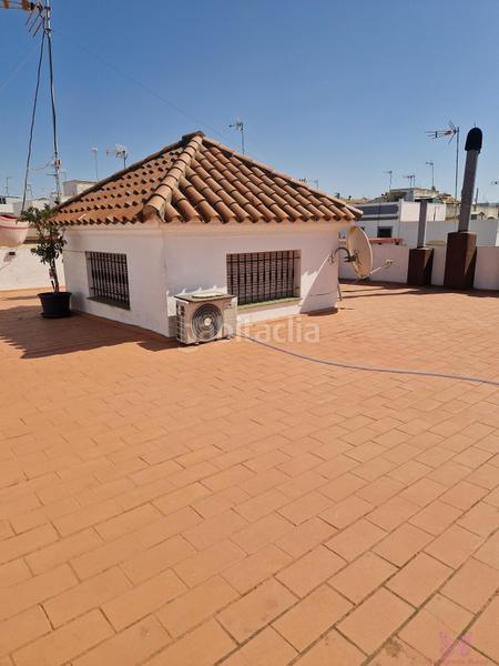 Foto c76a3db3-1324-44c0-98af-155a6737f0d1. House with parking in Núcleo urbano Chiclana de la Frontera