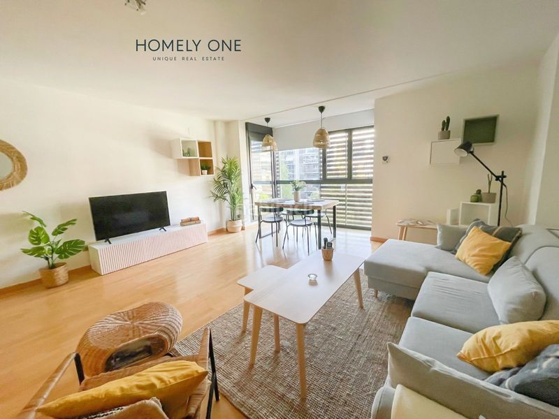 Foto 0cdac3c3-8f04-4444-b157-b70423b4f8a0. Rent flat with heating parking pool in Las Tablas Madrid