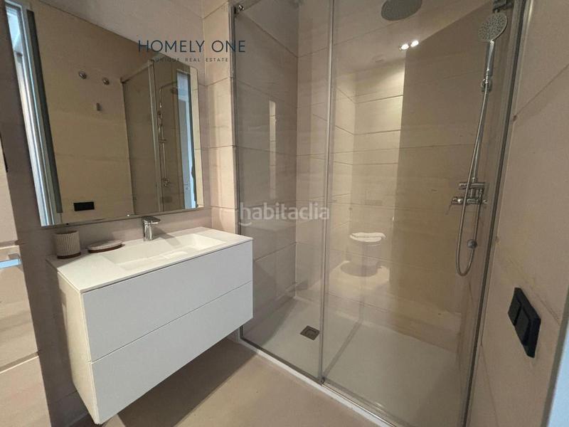 Foto a6c3f85b-27f3-45ca-8c1f-58f1fd073c69. Alquiler piso precioso apartamento con enormes ventanales y dos plazas de garaje en El Viso en Madrid