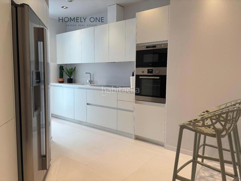 Foto a97f6300-a2b9-403d-bd7c-2e2ca42ed0a6. Alquiler piso precioso apartamento con enormes ventanales y dos plazas de garaje en El Viso en Madrid