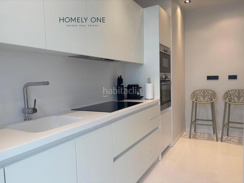Foto aa9ff3d3-bcb1-44c6-9284-b5a3129c18b5. Alquiler piso precioso apartamento con enormes ventanales y dos plazas de garaje en El Viso en Madrid