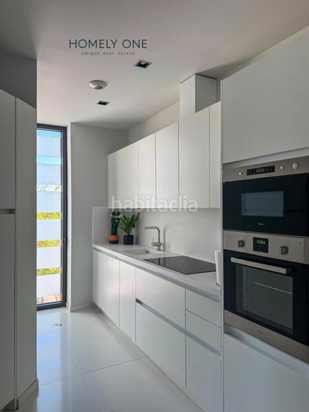 Foto b2c342f0-9408-41bb-84ef-cc2ac30d0ea6. Alquiler piso precioso apartamento con enormes ventanales y dos plazas de garaje en El Viso en Madrid