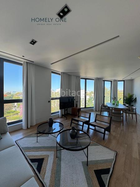 Foto fbf186ee-919e-48d5-81f9-11a2a8ee8f55. Alquiler piso precioso apartamento con enormes ventanales y dos plazas de garaje en El Viso en Madrid
